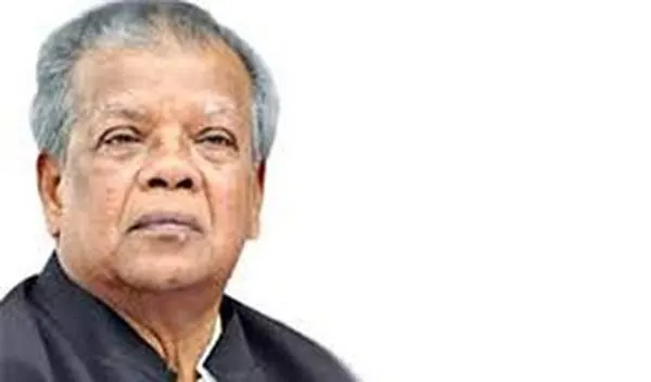 বয়স্ক ব্যক্তি, সম্ভবত আমির হোসেন আমু, একটি কালো জ্যাকেট পরা. Channel i News - চ্যানেল আই নিউজ
