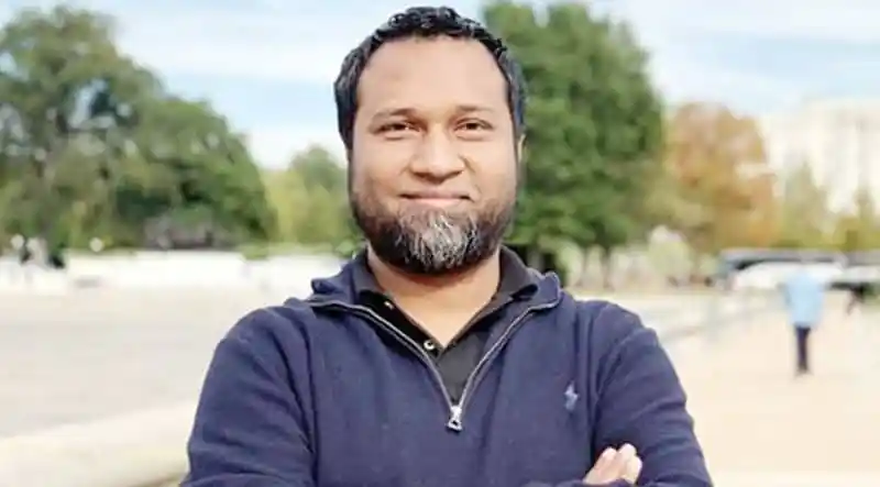 চেয়ারম্যান কৌশিক হোসেন তাপসের হাসিমুখের ছবি, outdoors setting. Channel i News - চ্যানেল আই নিউজ