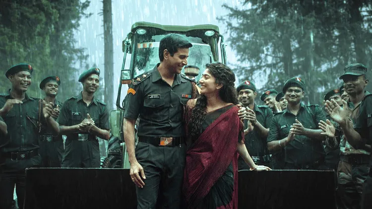 বাংলাদেশি সেনা কর্মকর্তা ও নারী অভিনেত্রী একসঙ্গে হাসিমুখে দেখা যাচ্ছে. Channel i News - চ্যানেল আই নিউজ