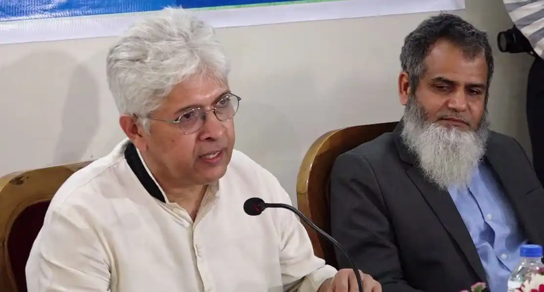 প্রেস কনফারেন্সে দুই নেতা, একজন বক্তা, অন্যজন শ্রোতা. Channel i News - চ্যানেল আই নিউজ