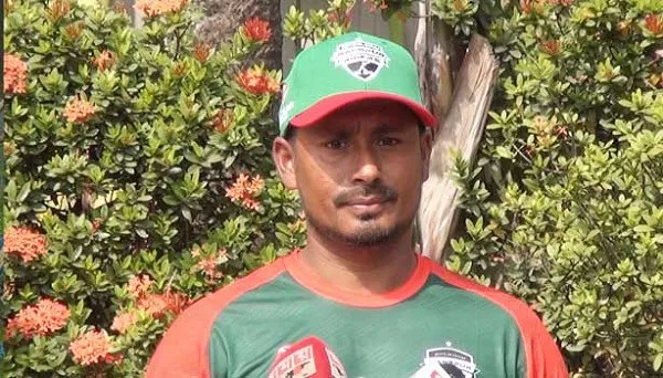 বাংলাদেশ ক্রিকেটার আশরাফুলের ছবি, সবুজ ও লাল জার্সি পরা. Channel i News - চ্যানেল আই নিউজ