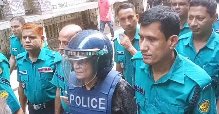 উবায়দুল মোকতাদিরের রিমান্ডে থাকা অবস্থায় ছবি, পুলিশ ও আইনশৃঙ্খলা বাহিনী. Channel i News - চ্যানেল আই নিউজ