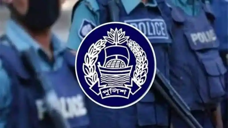 বাংলাদেশ পুলিশ সদস্যদের ইউনিফর্ম ও ব্যাজের ছবি. Channel i News - চ্যানেল আই নিউজ