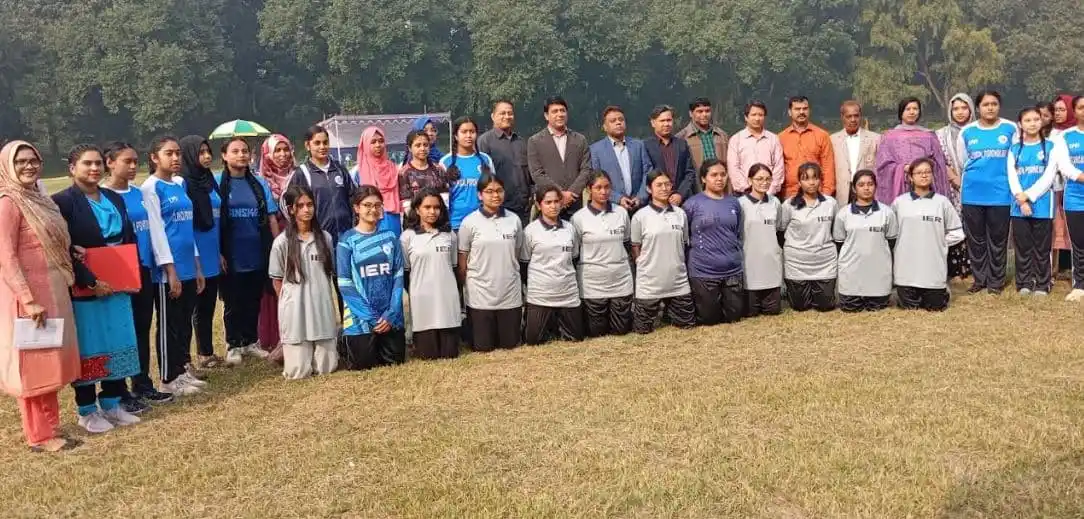 রাজশাহী বিশ্ববিদ্যালয়ে ছাত্র-ছাত্রীদের ফুটবল প্রতিযোগিতা অনুষ্ঠিত. Channel i News - চ্যানেল আই নিউজ