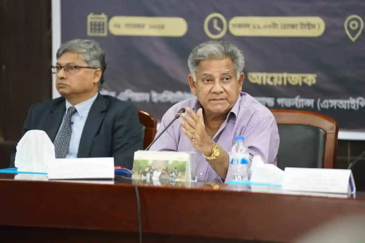 নৌ উপদেষ্টার নেতৃত্বে পুলিশের মানবিক গুণাবলী উন্নয়নের আলোচনা. Channel i News - চ্যানেল আই নিউজ
