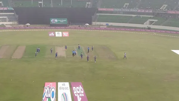 ক্রিকেটাররা মাঠে অনুশীলন করছে, প্রস্তুতি নিচ্ছে ম্যাচের জন্য. Channel i News - চ্যানেল আই নিউজ