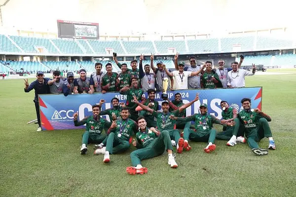 বাংলাদেশ ক্রিকেট দল এশিয়া চ্যাম্পিয়ন ট্রফি জিতেছে, উল্লাসে ভাসছে দল. Channel i News - চ্যানেল আই নিউজ