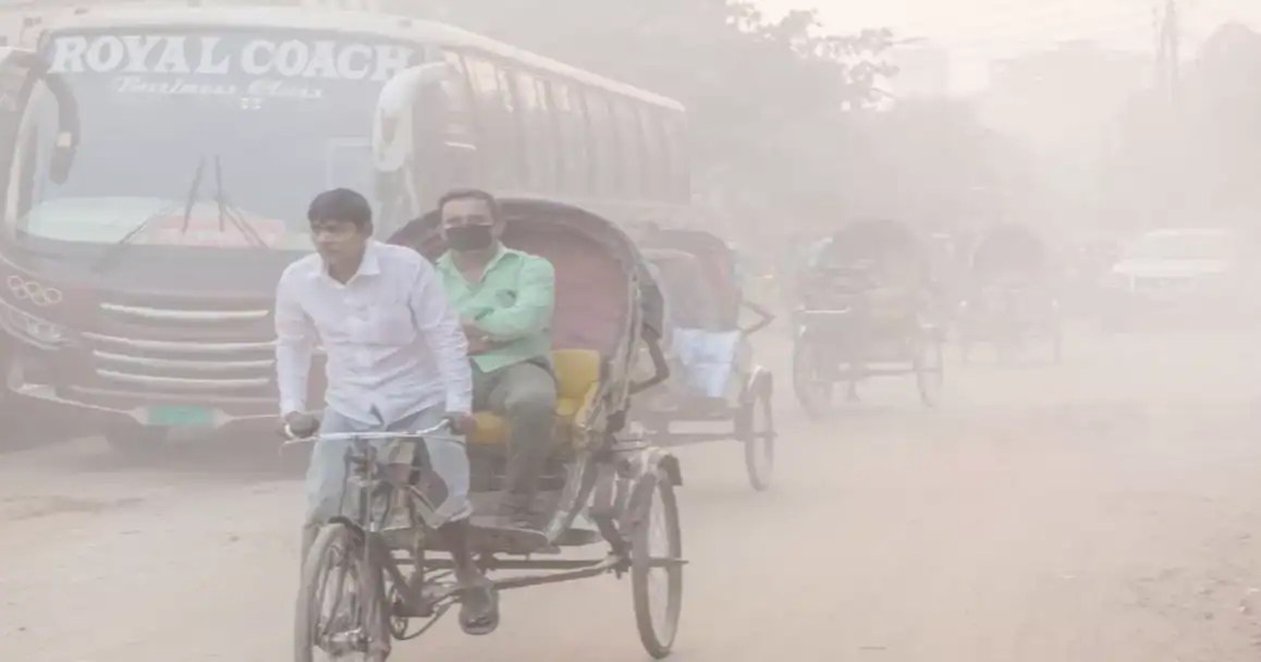 ঢাকার রাস্তায় ধুলাবালি ও যানজটের কারণে দূষণ বৃদ্ধি পাচ্ছে. Channel i News - চ্যানেল আই নিউজ