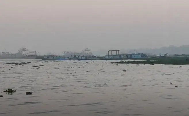 নৌযান ও জাহাজের দৃশ্য, নদীতে কর্মবিরতির প্রভাব. Channel i News - চ্যানেল আই নিউজ