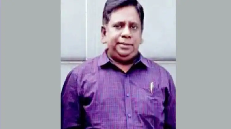 সড়ক দুর্ঘটনায় নিহত শিক্ষা উপসচিবের ছবি. Channel i News - চ্যানেল আই নিউজ