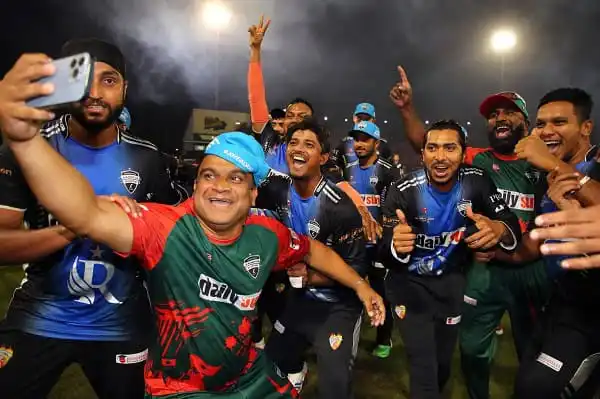 বাংলাদেশ ক্রিকেট দল জিতেছে, খেলোয়াড়রা উল্লাসে মেতে উঠেছে. Channel i News - চ্যানেল আই নিউজ