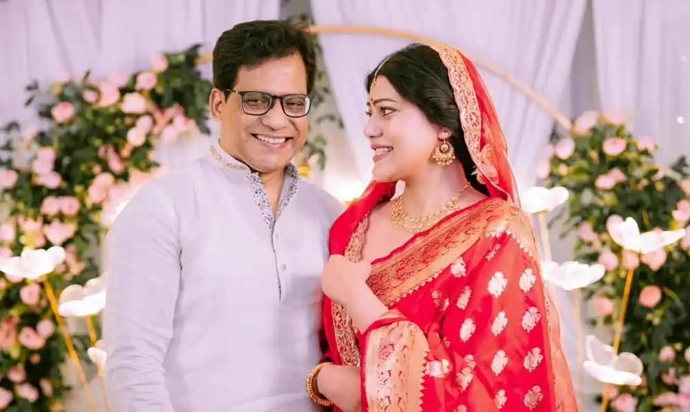 তানজিকা আমিন ও তার স্বামী বিয়ের পর হাসিমুখে ছবি. Channel i News - চ্যানেল আই নিউজ