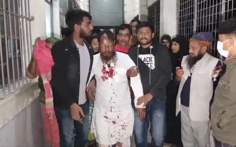 নরসিংদীতে বিএনপির দুই গ্রুপের সংঘর্ষে গুলিবিদ্ধ ব্যক্তি. Channel i News - চ্যানেল আই নিউজ