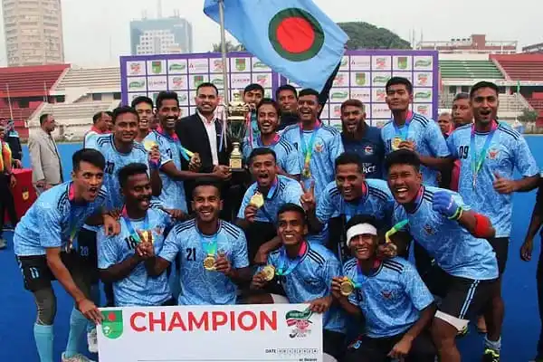 বাংলাদেশ বিমানবাহিনী ফুটবল দল চ্যাম্পিয়ন ট্রফি নিয়ে উল্লসিত. Channel i News - চ্যানেল আই নিউজ