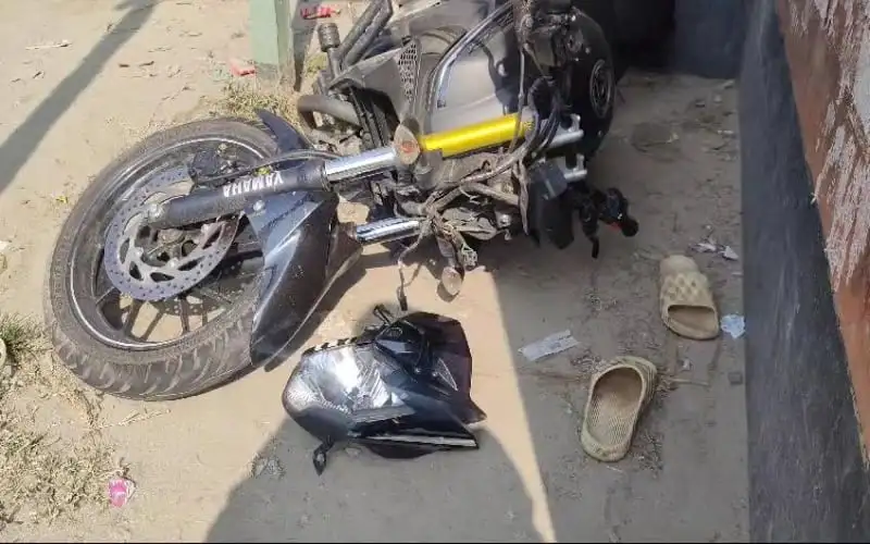 টাঙ্গাইলে মোটরসাইকেল দুর্ঘটনায় আহত ও নিহতের ছবি. Channel i News - চ্যানেল আই নিউজ