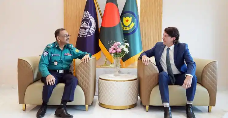ডিএমপি কমিশনার ও মার্কিন দূতাবাসের প্রতিনিধির সাক্ষাৎ. Channel i News - চ্যানেল আই নিউজ