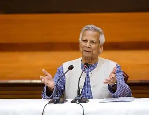 প্রধান উপদেষ্টা মাঠ পর্যায়ের প্রশাসনকে গুরুত্বপূর্ণ বার্তা দিচ্ছেন. Channel i News - চ্যানেল আই নিউজ