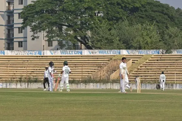 বাংলাদেশের মেয়েদের ক্রিকেট ম্যাচ, সাদা পোশাকের খেলোয়াড়রা মাঠে. Channel i News - চ্যানেল আই নিউজ
