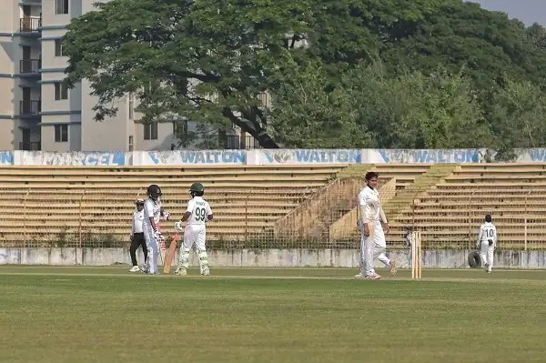 বাংলাদেশের মেয়েদের ক্রিকেট দলের খেলোয়াড়রা মাঠে অনুশীলন করছে. Channel i News - চ্যানেল আই নিউজ