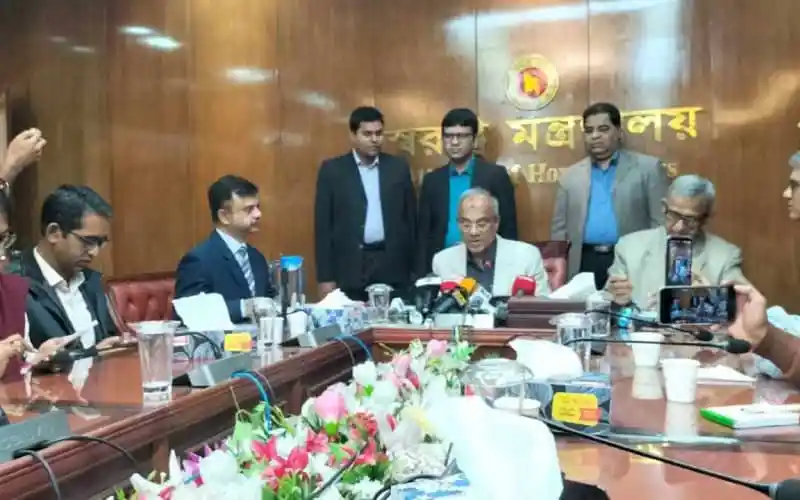 বিডিআর হত্যাকাণ্ড তদন্তের জন্য স্বরাষ্ট্র উপদেষ্টা বৈঠক করছেন. Channel i News - চ্যানেল আই নিউজ