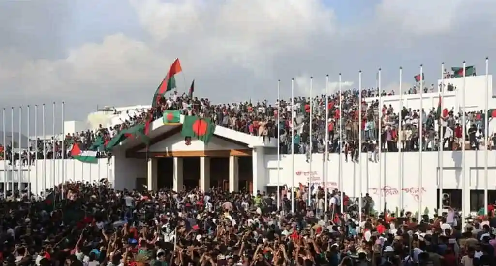 বাংলাদেশের রাজধানীতে বিশাল জনসমাগমের মাধ্যমে গণঅভ্যুত্থান দিবসের সমাবেশ. Channel i News - চ্যানেল আই নিউজ