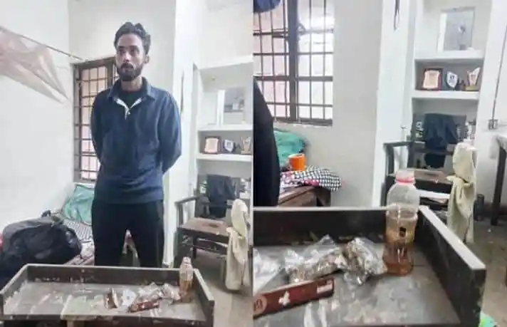 গাঁজা সেবনরত অবস্থায় বিদেশী শিক্ষার্থী আটক, পুলিশি অভিযান. Channel i News - চ্যানেল আই নিউজ