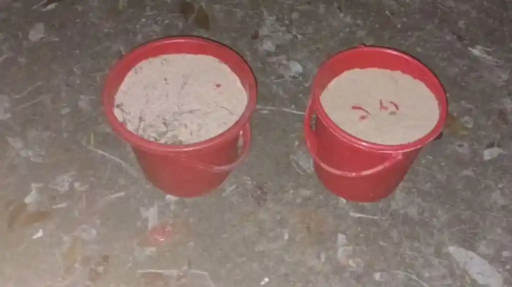 কবরস্থান থেকে ২০টি হাতবোমা উদ্ধার, নিরাপত্তা বাহিনী তদন্তে. Channel i News - চ্যানেল আই নিউজ