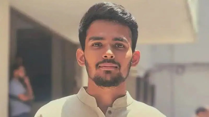 উপদেষ্টা আসিফের ছবি, সচিবালয়ে আগুনের ঘটনায় ফিরছেন তিনি. Channel i News - চ্যানেল আই নিউজ