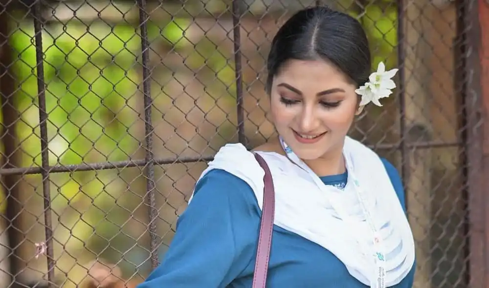 অভিনেত্রী শশী বিয়ের অনুষ্ঠানে হাসিমুখে ছবি. Channel i News - চ্যানেল আই নিউজ