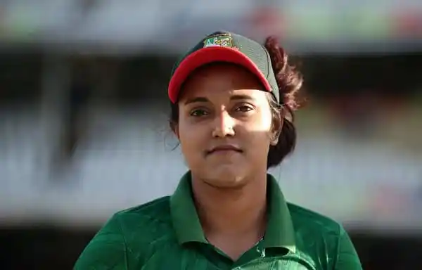 বাংলাদেশ নারী ক্রিকেট দলের খেলোয়াড়, ক্যাপ ও জার্সি পরা. Channel i News - চ্যানেল আই নিউজ