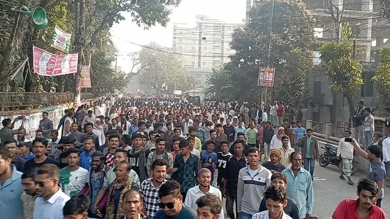 কক্সবাজারে বিশাল বিক্ষোভ মিছিল, মানুষ জসীমের জন্য বিচারের দাবি জানাচ্ছে. Channel i News - চ্যানেল আই নিউজ
