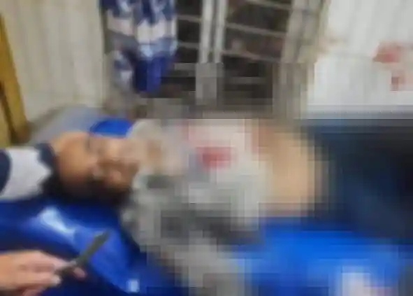 নেত্রকোনায় পুলিশকে কুপিয়ে হত্যার ঘটনায় আহত ব্যক্তি হাসপাতালে চিকিৎসাধীন. Channel i News - চ্যানেল আই নিউজ