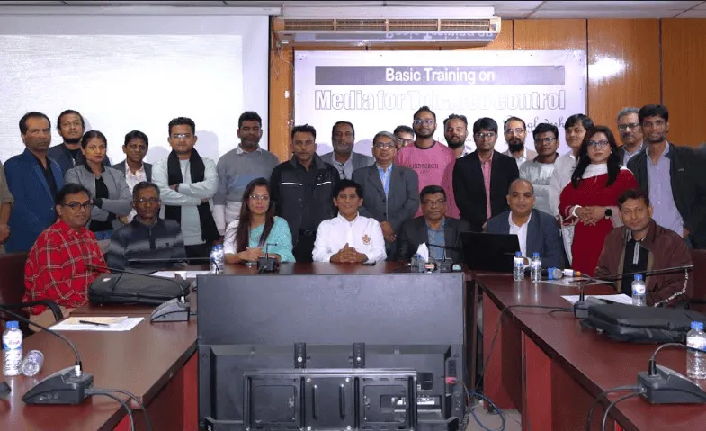 প্রশিক্ষণ কর্মশালায় অংশগ্রহণকারী ও প্রশিক্ষকরা ছবি. Channel i News - চ্যানেল আই নিউজ