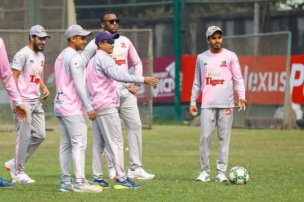 বাংলাদেশ ক্রিকেট দলের খেলোয়াড়রা মাঠে অনুশীলন করছে।. Channel i News - চ্যানেল আই নিউজ