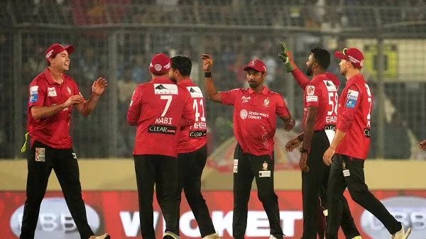 বরিশালের ক্রিকেট দল রঙিন জার্সিতে উল্লাস করছে. Channel i News - চ্যানেল আই নিউজ