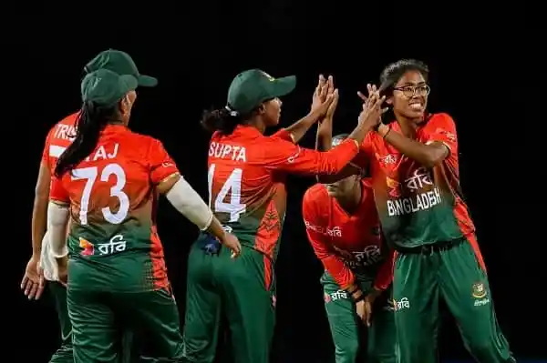 বাংলাদেশ নারী ক্রিকেট দলের খেলোয়াড়রা উল্লাসে মেতে উঠেছে. Channel i News - চ্যানেল আই নিউজ