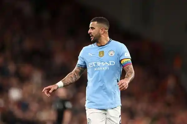 Manchester City ফুটবল খেলোয়াড় ওকার মাঠে খেলছেন. Channel i News - চ্যানেল আই নিউজ