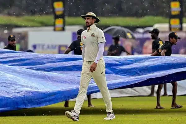 শ্রীলঙ্কার ক্রিকেটার বৃষ্টি মোকাবিলায় মাঠে প্রস্তুত. Channel i News - চ্যানেল আই নিউজ