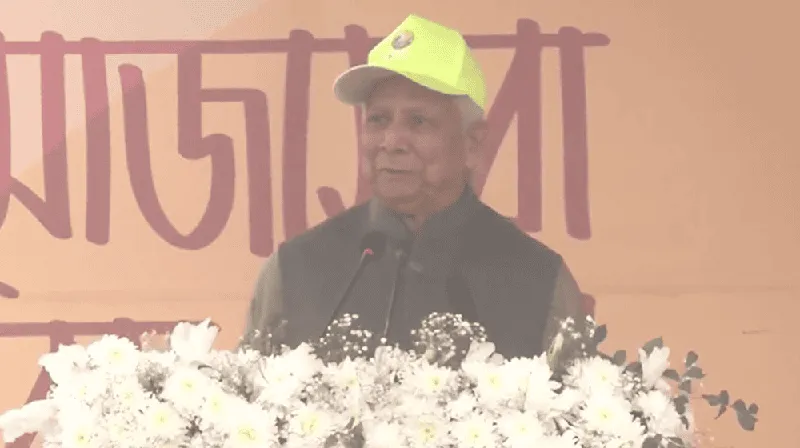প্রধান উপদেষ্টা জনস্বার্থে ব্যবসা করার গুরুত্বের উপর বক্তৃতা দিচ্ছেন. Channel i News - চ্যানেল আই নিউজ