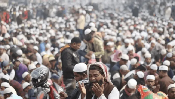 বিশাল মুসল্লির সমাগম, ধর্মীয় আচার অনুষ্ঠানে অংশগ্রহণ. Channel i News - চ্যানেল আই নিউজ