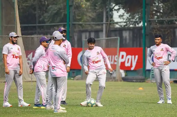 বাংলাদেশ ক্রিকেট দলের খেলোয়াড়রা অনুশীলনে অংশগ্রহণ করছে. Channel i News - চ্যানেল আই নিউজ