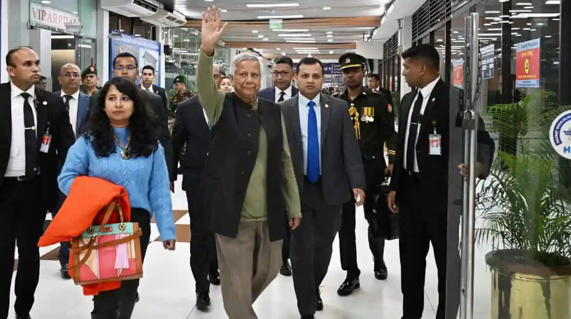 প্রধান উপদেষ্টা সুইজারল্যান্ডে পৌঁছেছেন, নিরাপত্তা ও কর্মকর্তাদের সঙ্গে. Channel i News - চ্যানেল আই নিউজ