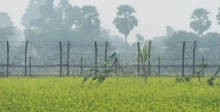 শিবগঞ্জের সীমান্তে কাঁটাতারের বেড়া বন্ধের জন্য প্রস্তুতি নেওয়া হচ্ছে. Channel i News - চ্যানেল আই নিউজ