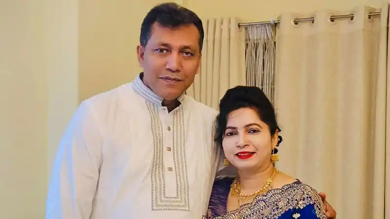 দুজন ব্যক্তি একসঙ্গে ছবি, একজন পুরুষ, একজন মহিলা, হাসিমুখে. Channel i News - চ্যানেল আই নিউজ