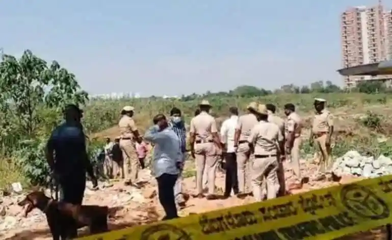 বাংলাদেশে নারীর মরদেহ উদ্ধার, পুলিশ ও তদন্তকারীরা现场 তদন্ত করছে।. Channel i News - চ্যানেল আই নিউজ