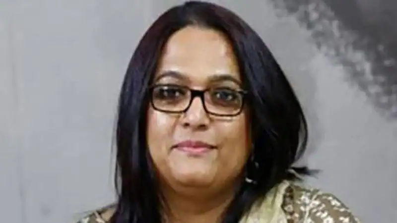 মাসুদা ভাট্টির বিষয়ে রাষ্ট্রপতিকে প্রতিবেদন দিচ্ছেন সুপ্রিম জুডিশিয়াল কাউন্সিলের সদস্যরা. Channel i News - চ্যানেল আই নিউজ