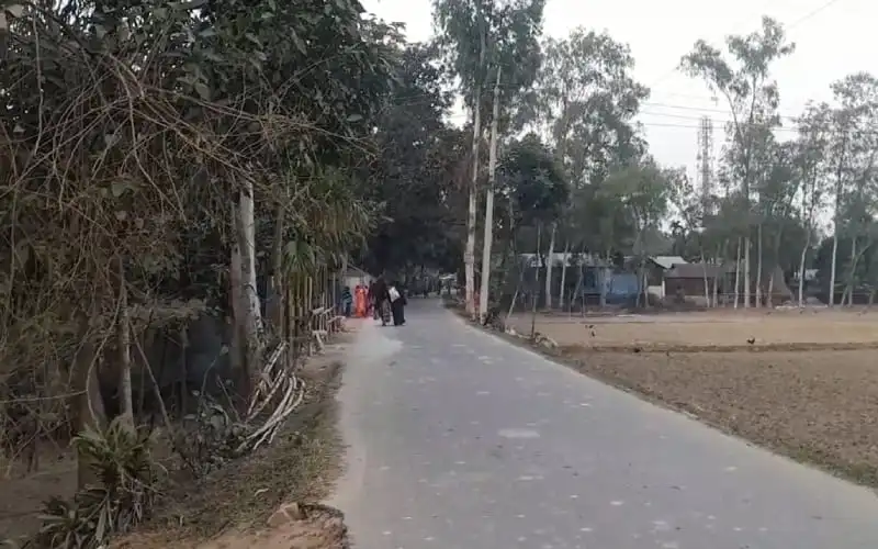 কুড়িগ্রামে শীতের দাপটে জনজীবন ব্যাহত, সরু রাস্তা ও গ্রামীণ পরিবেশ. Channel i News - চ্যানেল আই নিউজ