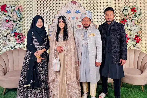 জাকিরের নতুন জীবনের শুরুতে পরিবারের সঙ্গে ছবি. Channel i News - চ্যানেল আই নিউজ