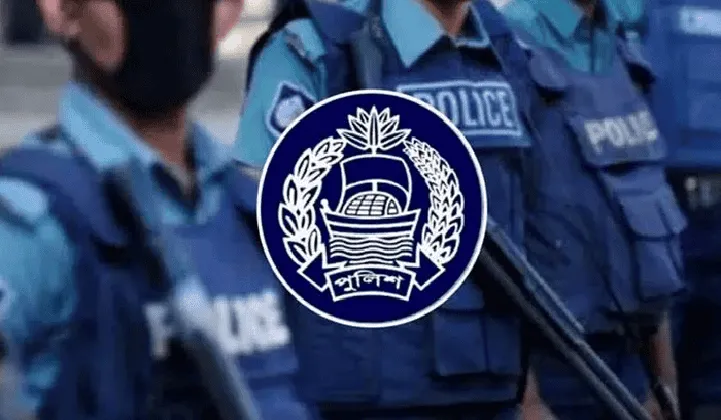 বাংলাদেশ পুলিশ সদস্যদের ছবি, পুলিশ ইউনিফর্মে প্রস্তুত. Channel i News - চ্যানেল আই নিউজ
