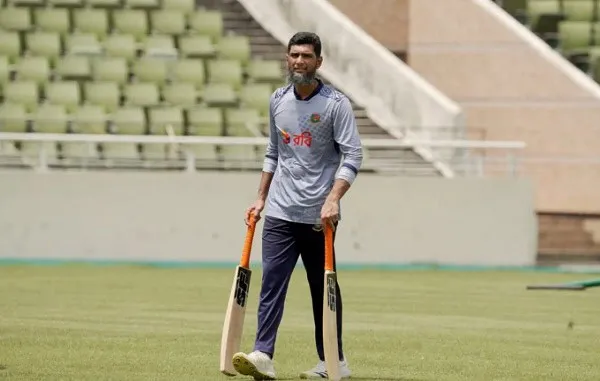 বাংলাদেশ ক্রিকেটার মাহমুদউল্লাহ অনুশীলনে ব্যাট হাতে প্রস্তুত. Channel i News - চ্যানেল আই নিউজ